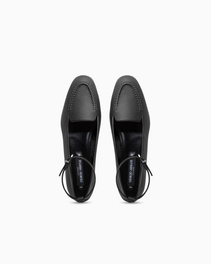 Ballet flat in leather with a leather sole