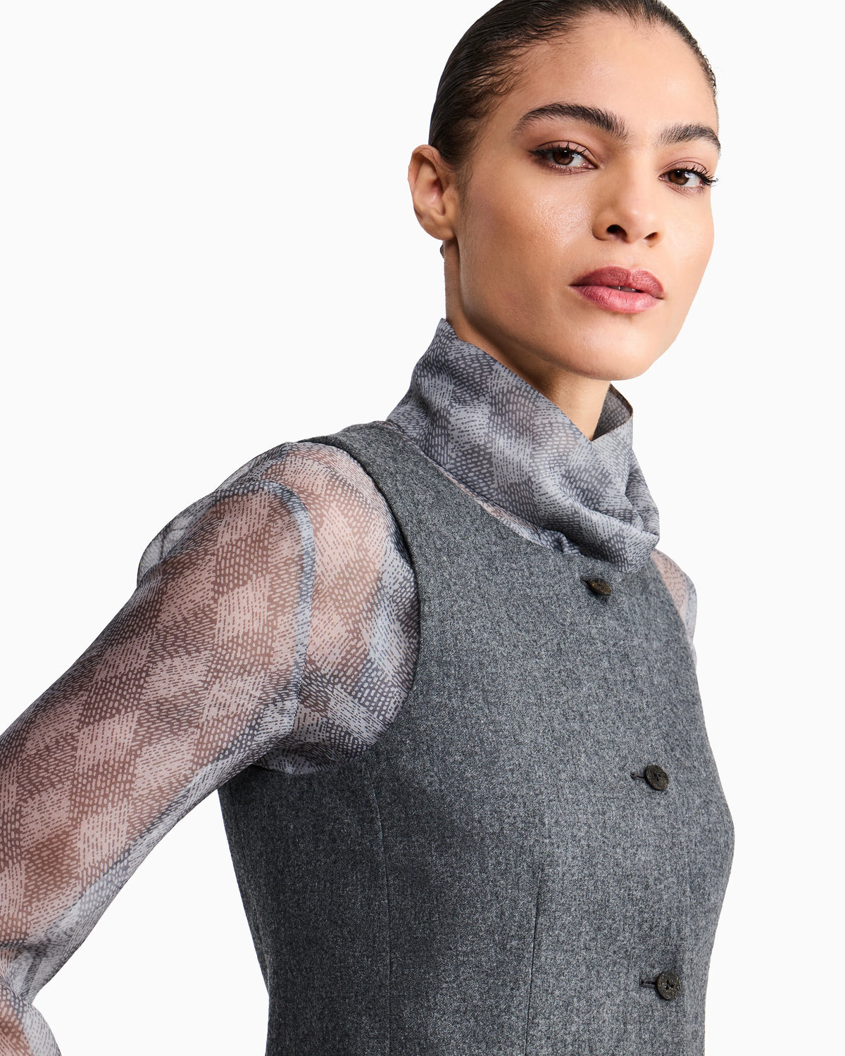 Crew Neck Vest in Wool and Cashmere Flannel with Buttons