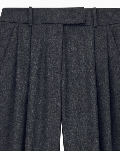 Wide-leg trousers in wool and cashmere flannel with pleats