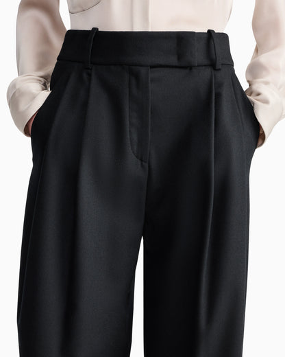 Wide-leg trousers in wool and cashmere flannel with pleats