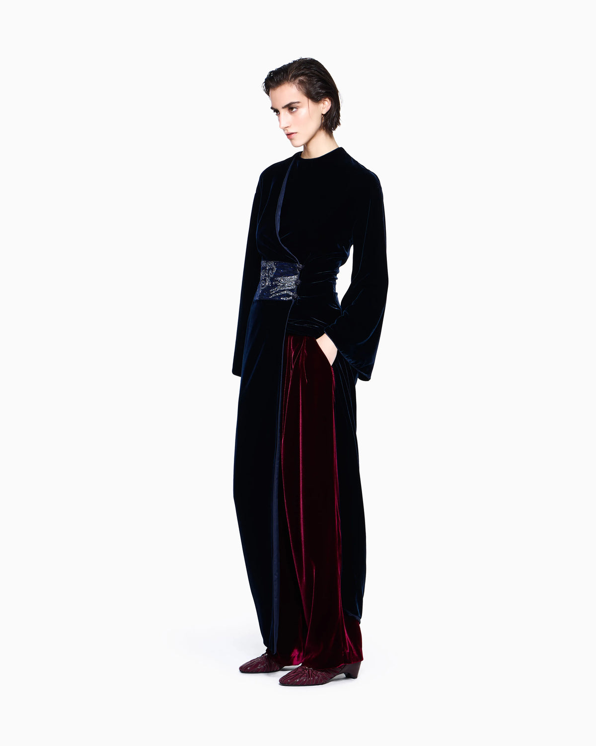 Wide-leg trousers with double pleats in viscose silk velvet