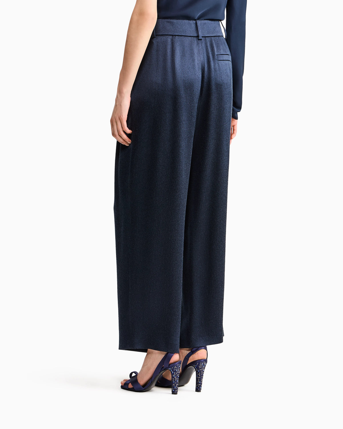Trouser wide leg with two pleats in hammered satin