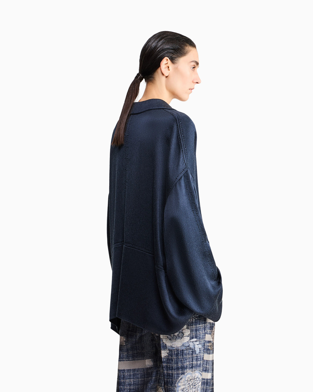 Shirt wide hammered satin with deep neckline