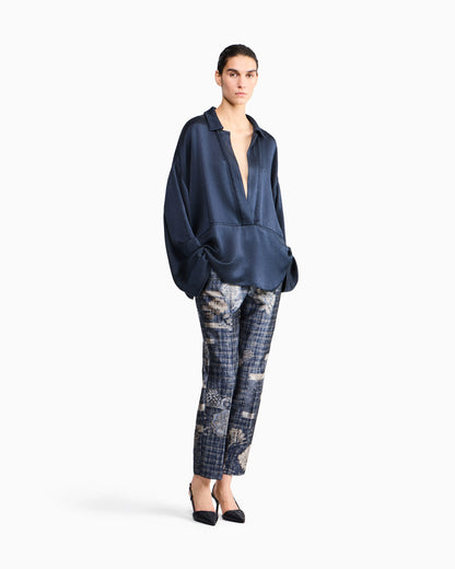 Shirt wide hammered satin with deep neckline