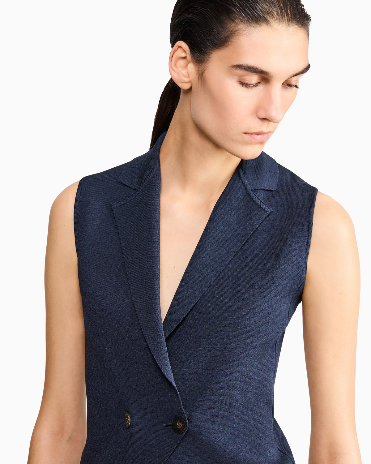Viscose knit vest with ribbed texture and lapel
