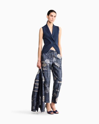 Viscose knit vest with ribbed texture and lapel