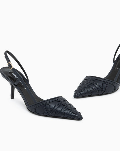 Decollete shoe with Cornely details and leather upper