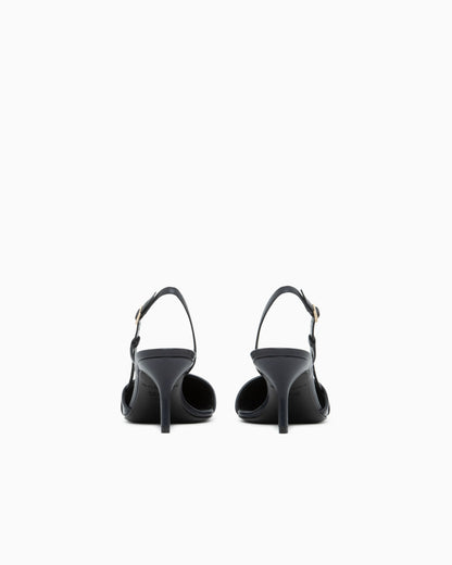 Decollete shoe with Cornely details and leather upper