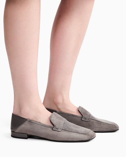 Loafer in split leather with leather lining and sole