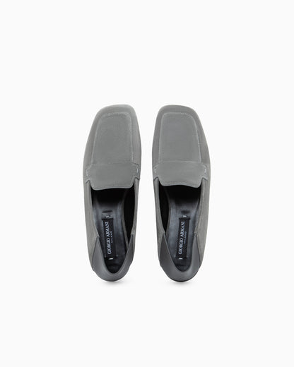 Loafer in split leather with leather lining and sole