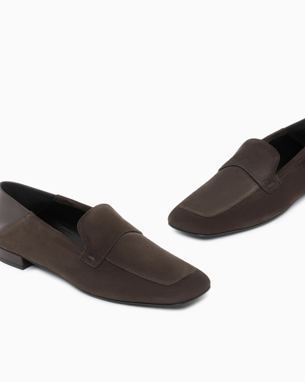 Loafer in split leather with leather lining and sole