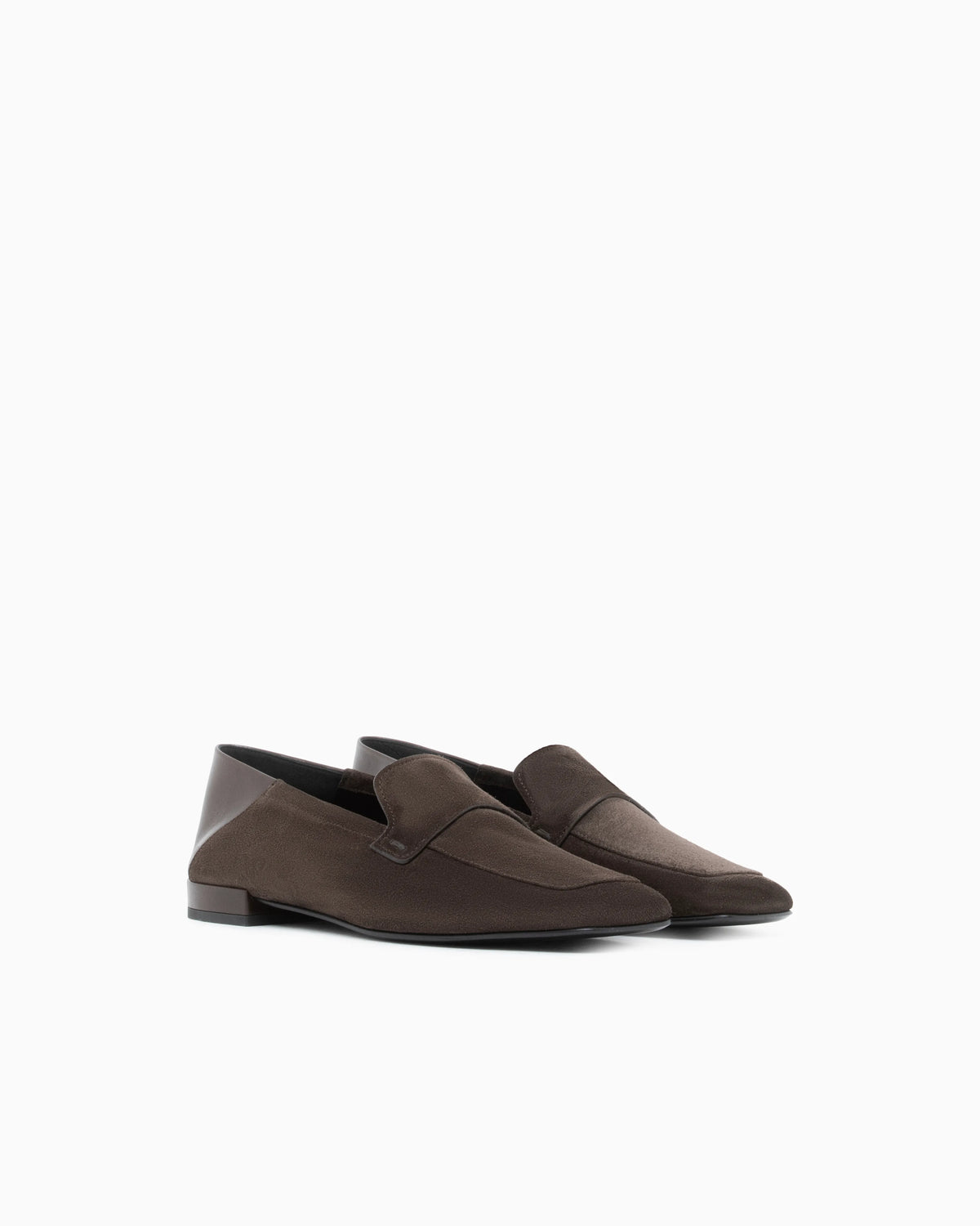 Loafer in split leather with leather lining and sole