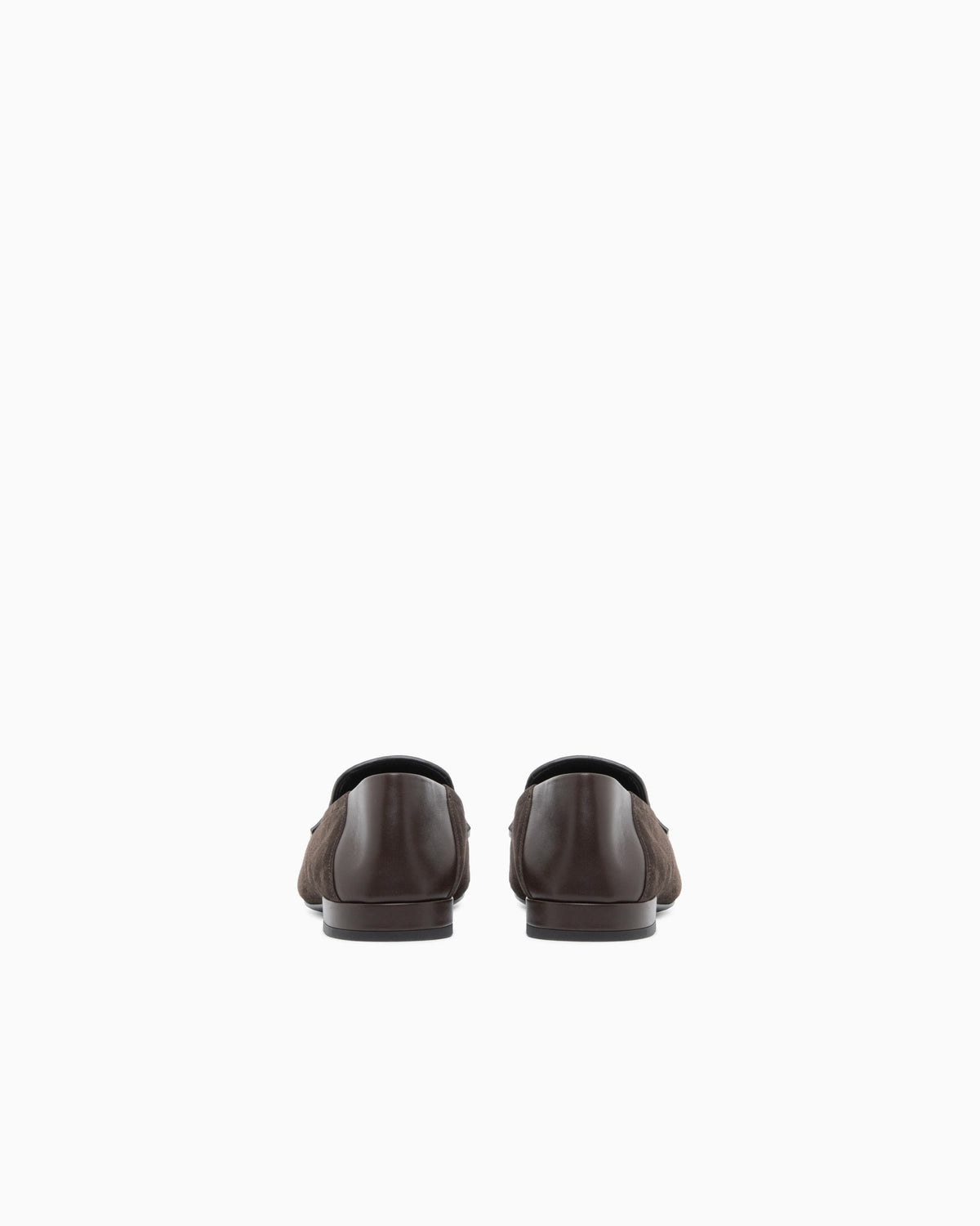 Loafer in split leather with leather lining and sole