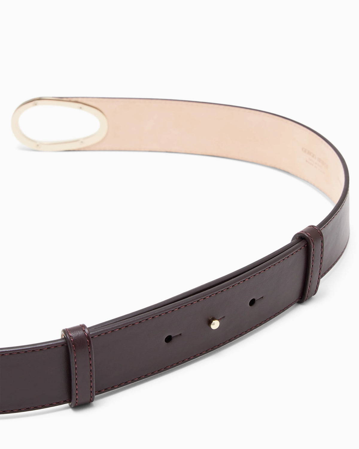 Shiny leather belt with a teardrop-shaped twist lock