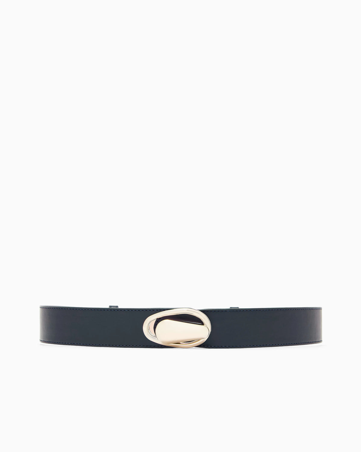 Shiny leather belt with a teardrop-shaped twist lock