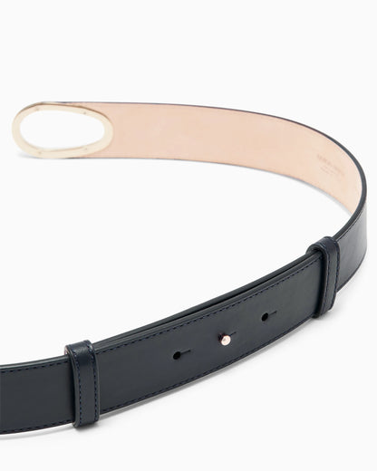Shiny leather belt with a teardrop-shaped twist lock