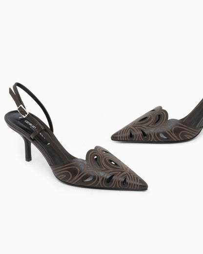 Sandals in leather