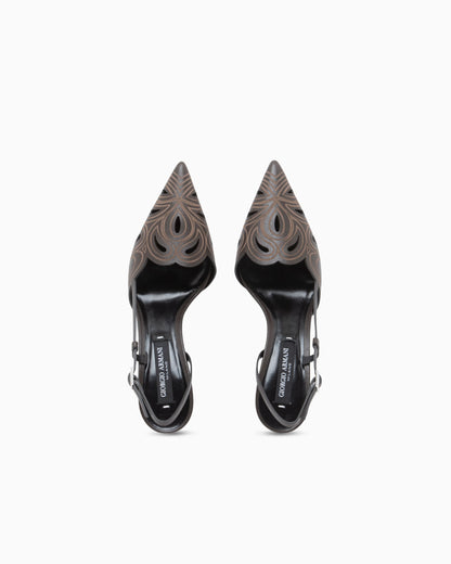 Sandals in leather