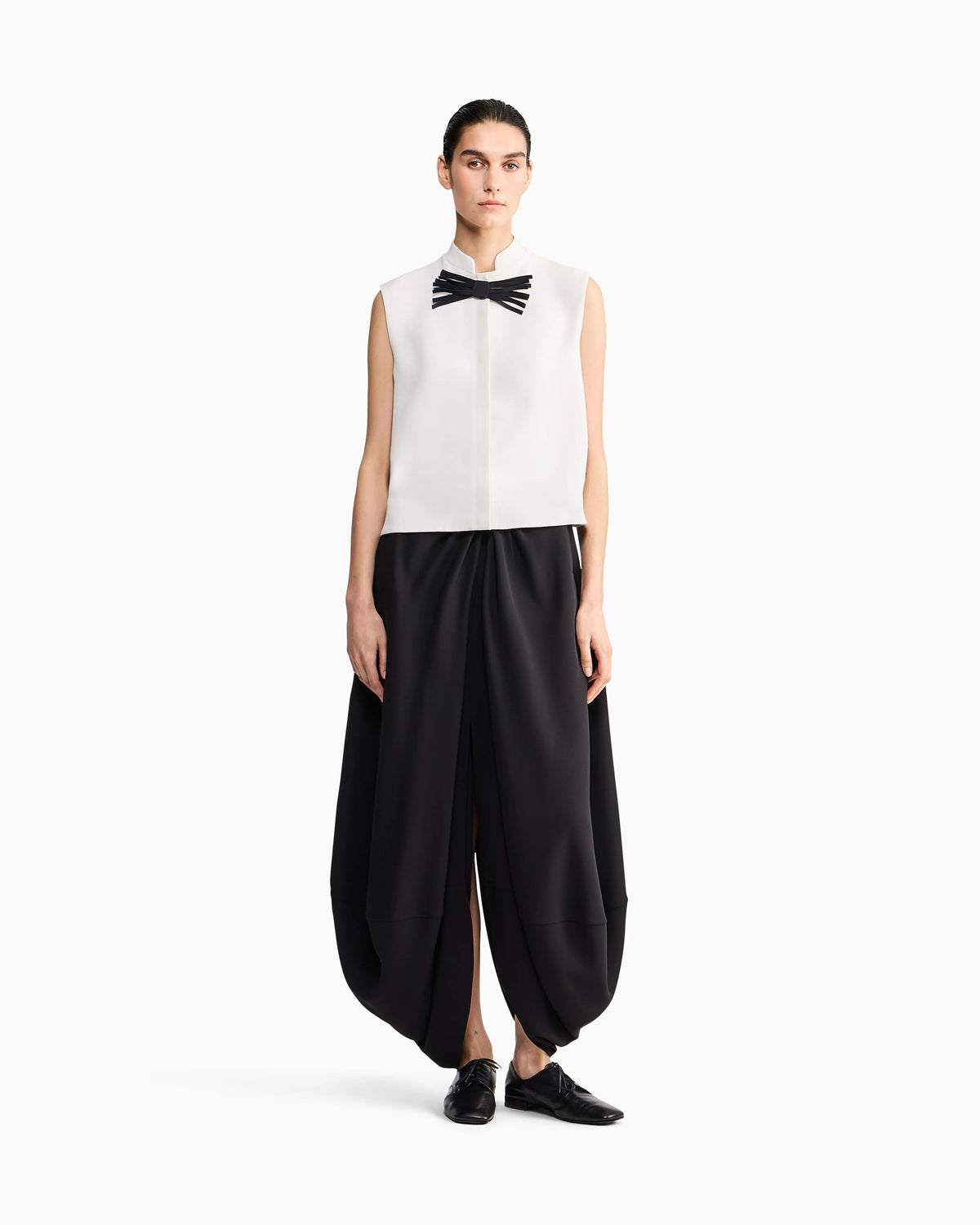 Shirt sleeveless mandarin collar silk cady detachable brooch