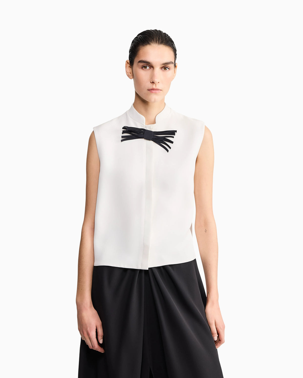 Shirt sleeveless mandarin collar silk cady detachable brooch