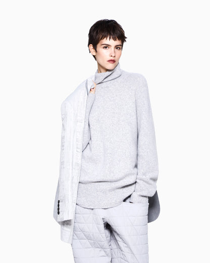 Oversized turtleneck sweater in pure cashmere jersey