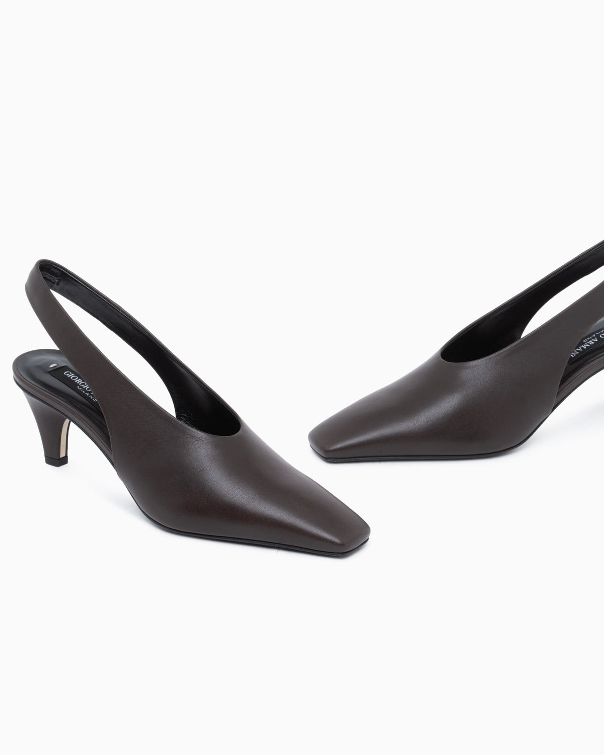 Decollete shoe leather lining and leather sole