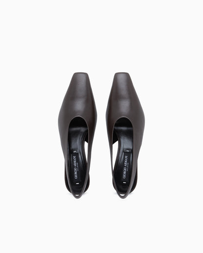 Decollete shoe leather lining and leather sole