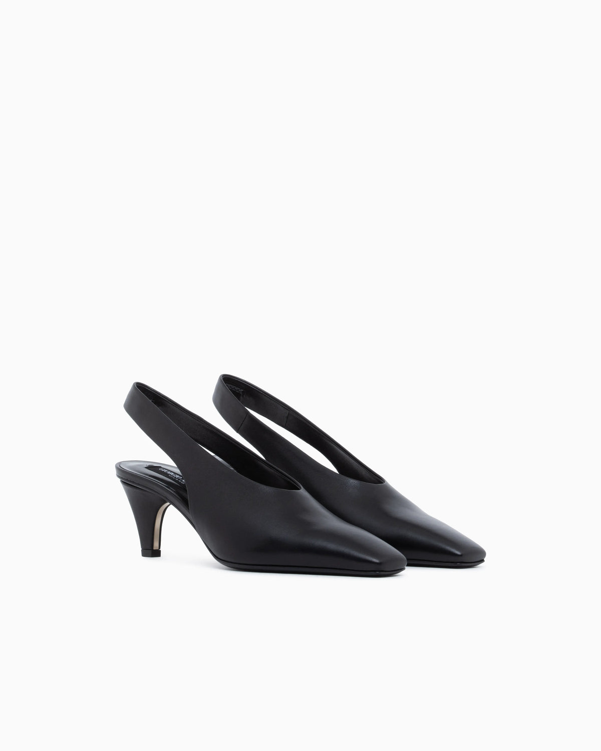 Decollete shoe leather lining and leather sole