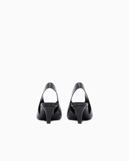 Decollete shoe leather lining and leather sole