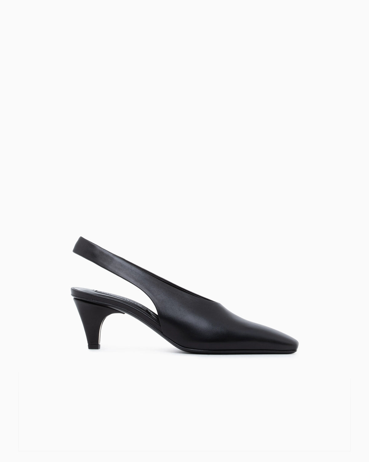 Decollete shoe leather lining and leather sole