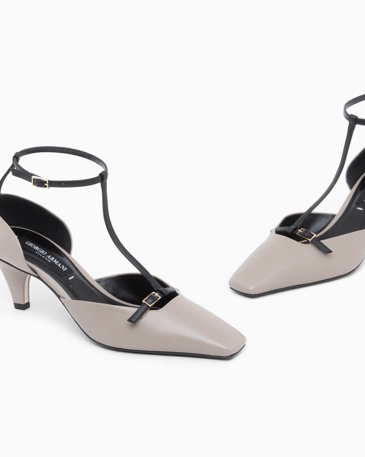 Decollete shoe leather upper and leather lining and sole