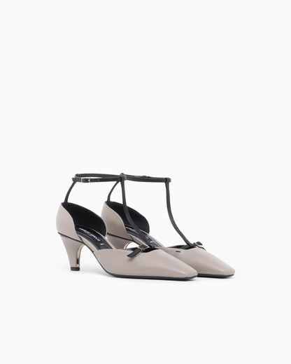 Decollete shoe leather upper and leather lining and sole