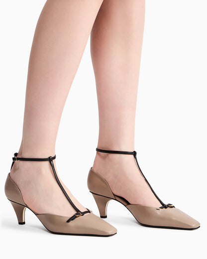 Decollete shoe leather upper and leather lining and sole