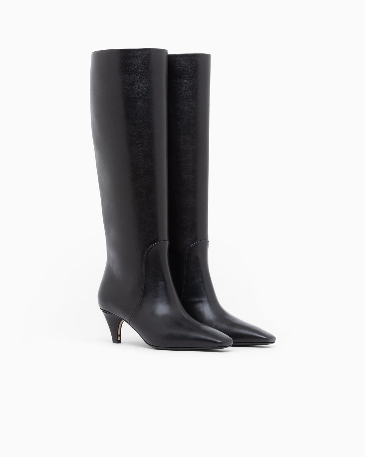 Boot in leather with a leather sole