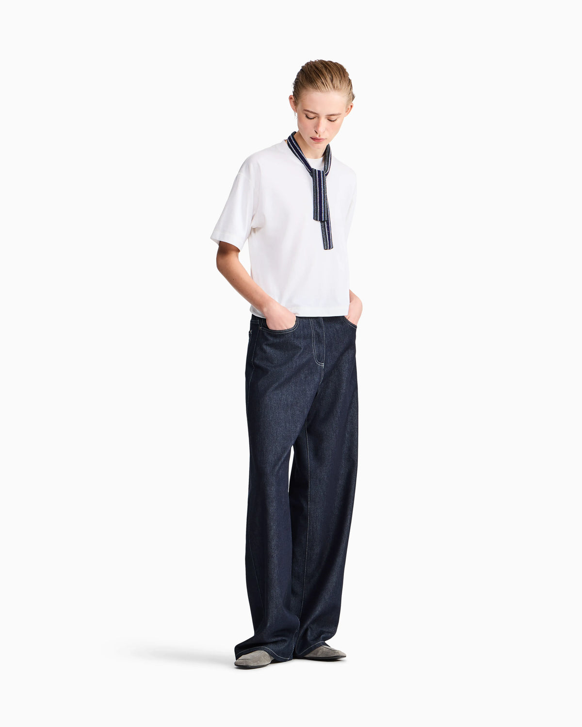 T-shirt in cotton jersey with an embroidered striped tie