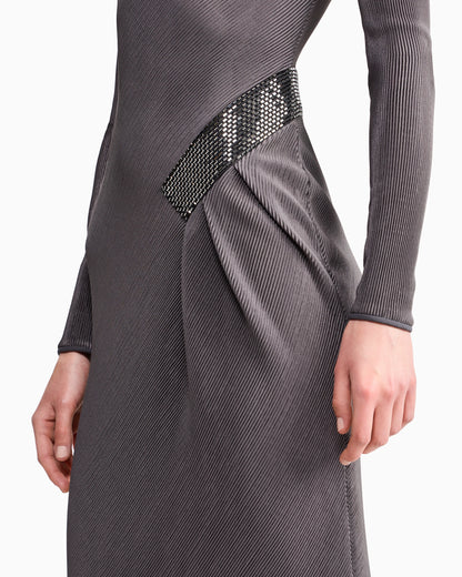 Dress pleated jersey with back V-neck and sequin detail