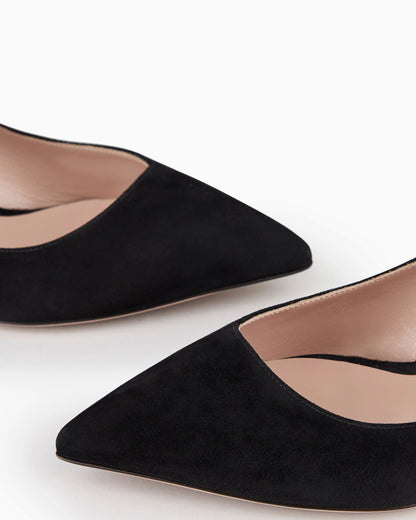 Suede court shoes with asymmetric top line