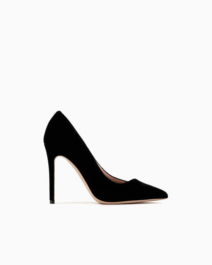 Velvet court shoes with an asymmetric top line