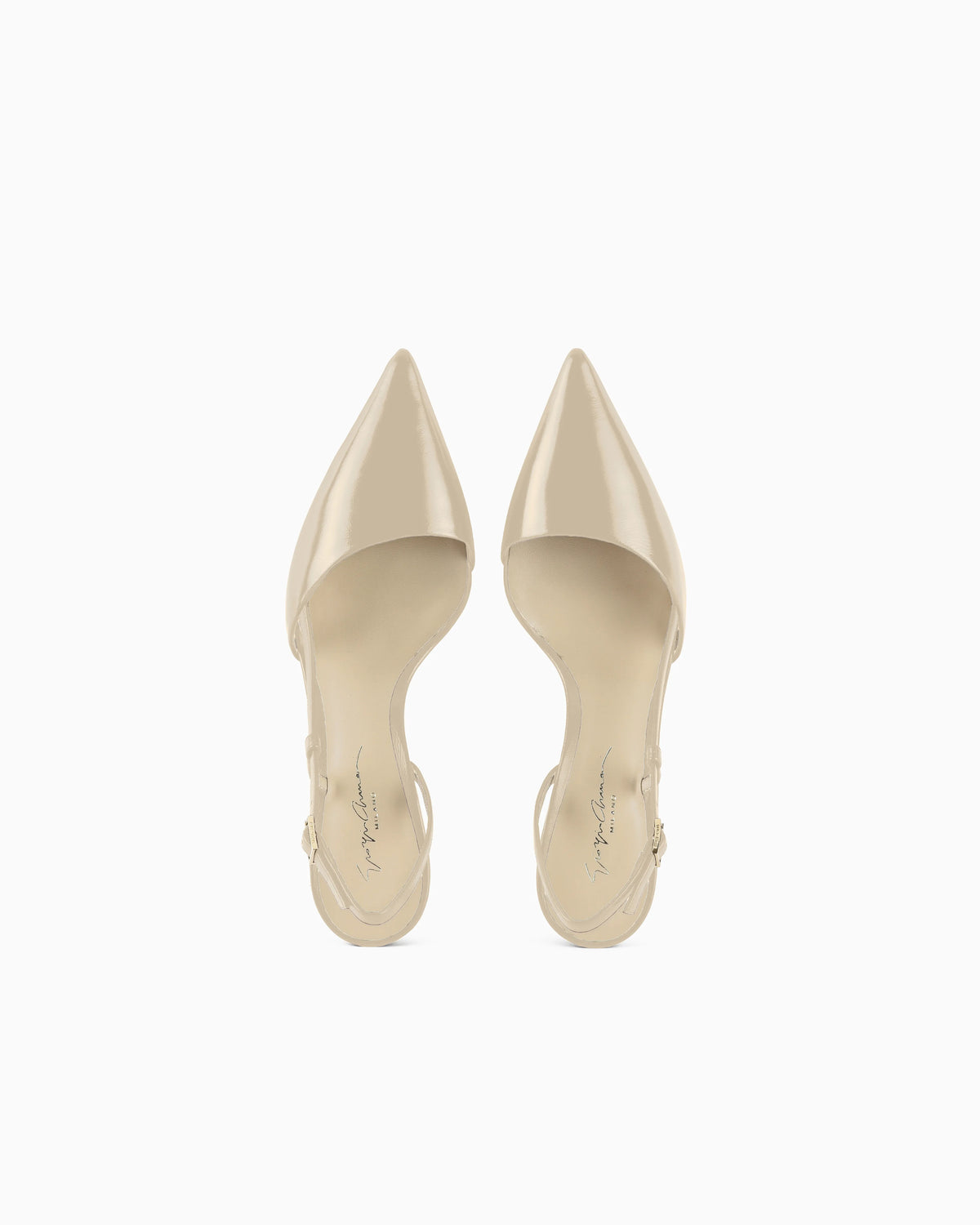 Slingbacks in textured patent leather