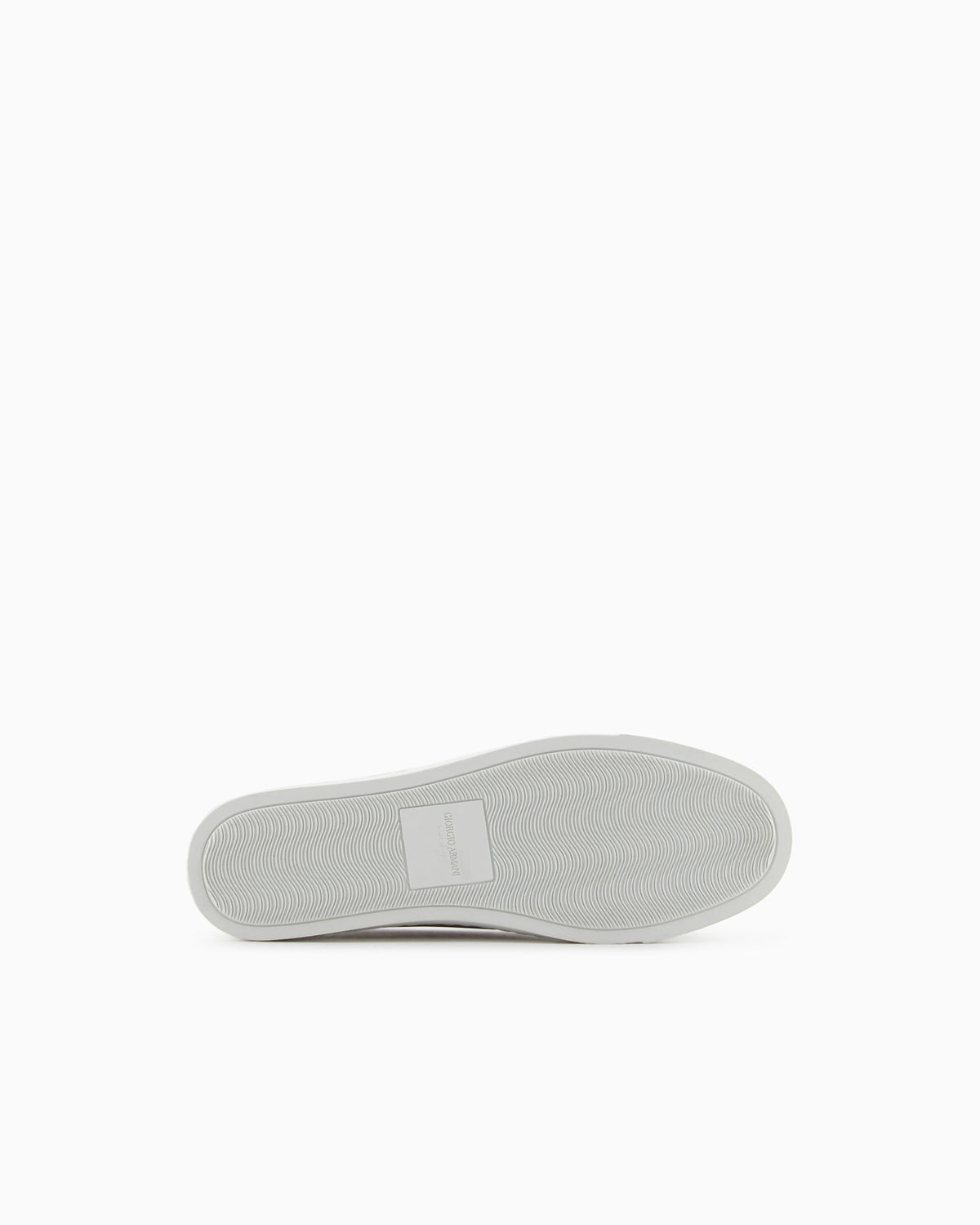 Slip shoe in leather with visible stitching