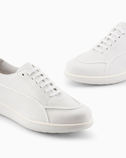 Low-top sneaker in leather with six eyelets Icon