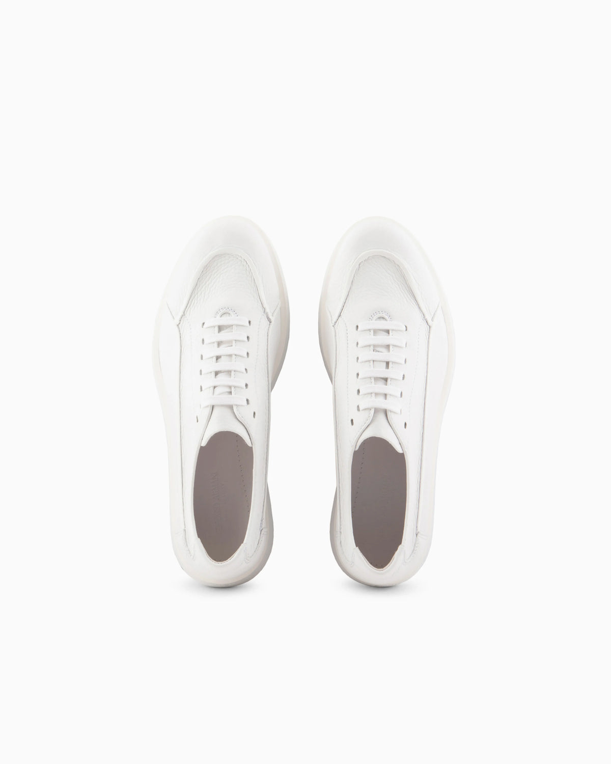 Low-top sneaker in leather with six eyelets Icon