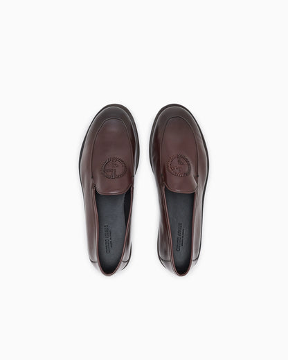Slip-on loafer in vintage leather with logo