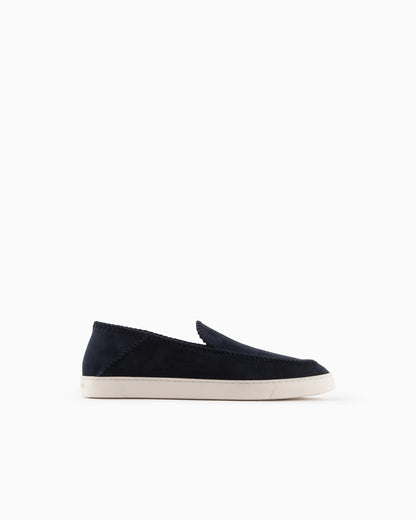 Suede slip on with threading and rubber sole