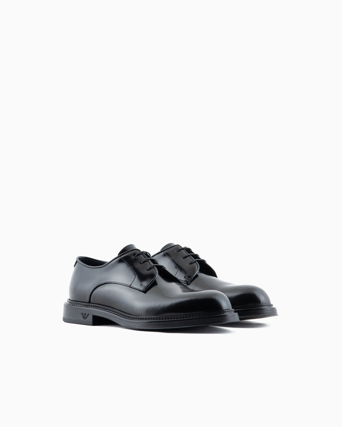 Derby shoes Essential in brushed leather