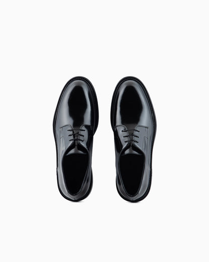 Derby shoes Essential in brushed leather
