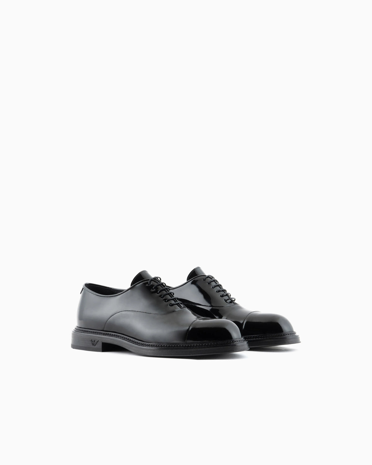 Patent leather lace-ups