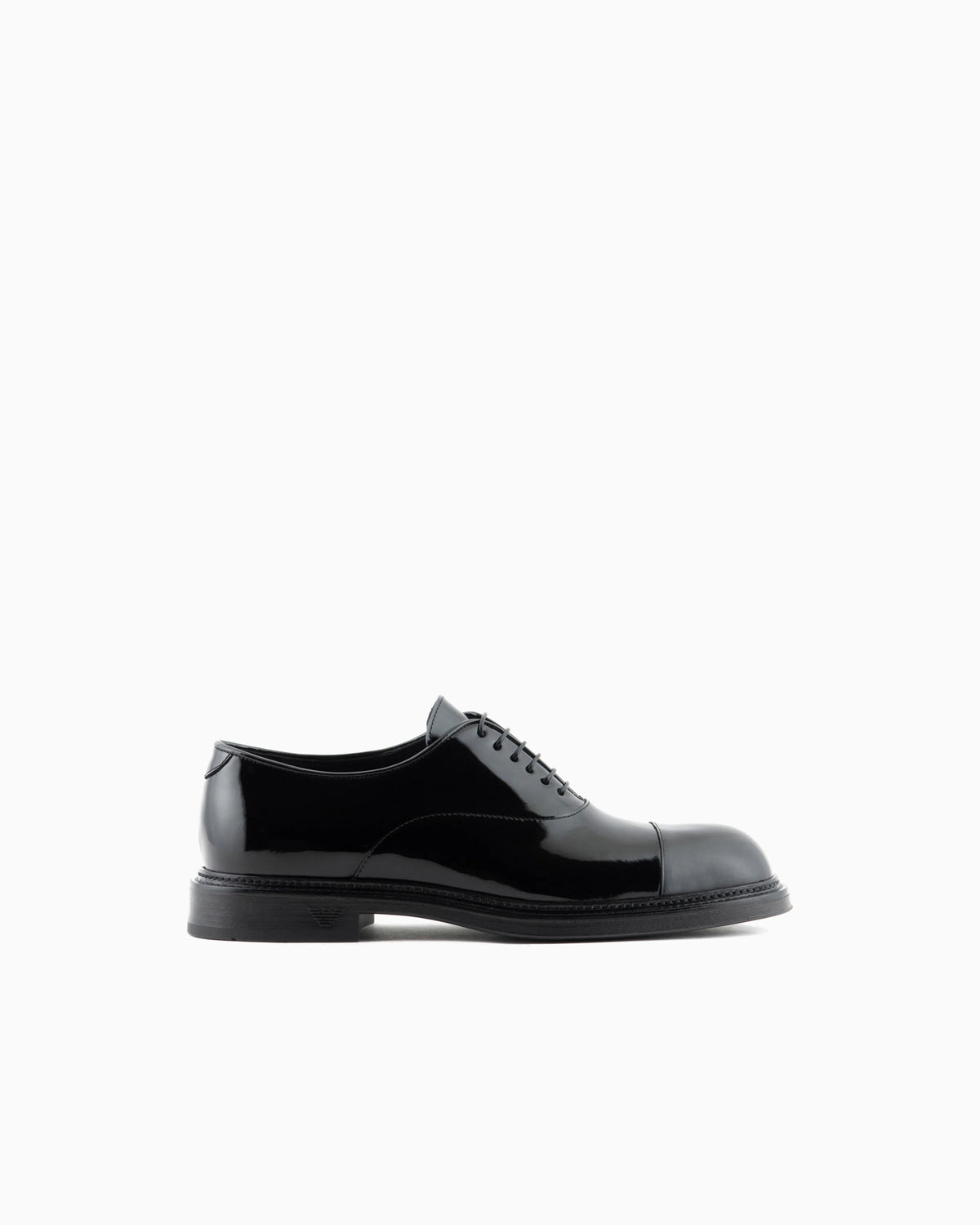 Patent leather lace-ups