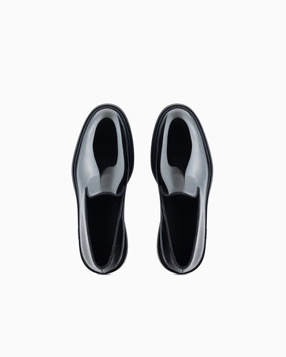 Slipper loafer in patent leather with logo Essential