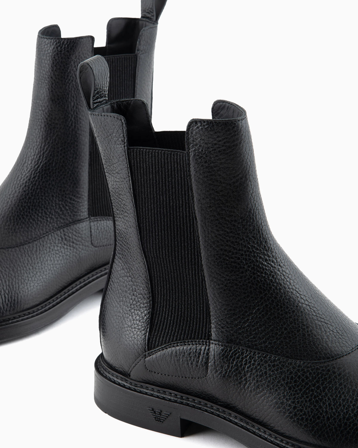 Leather Chelsea boots with elastic inserts Essential